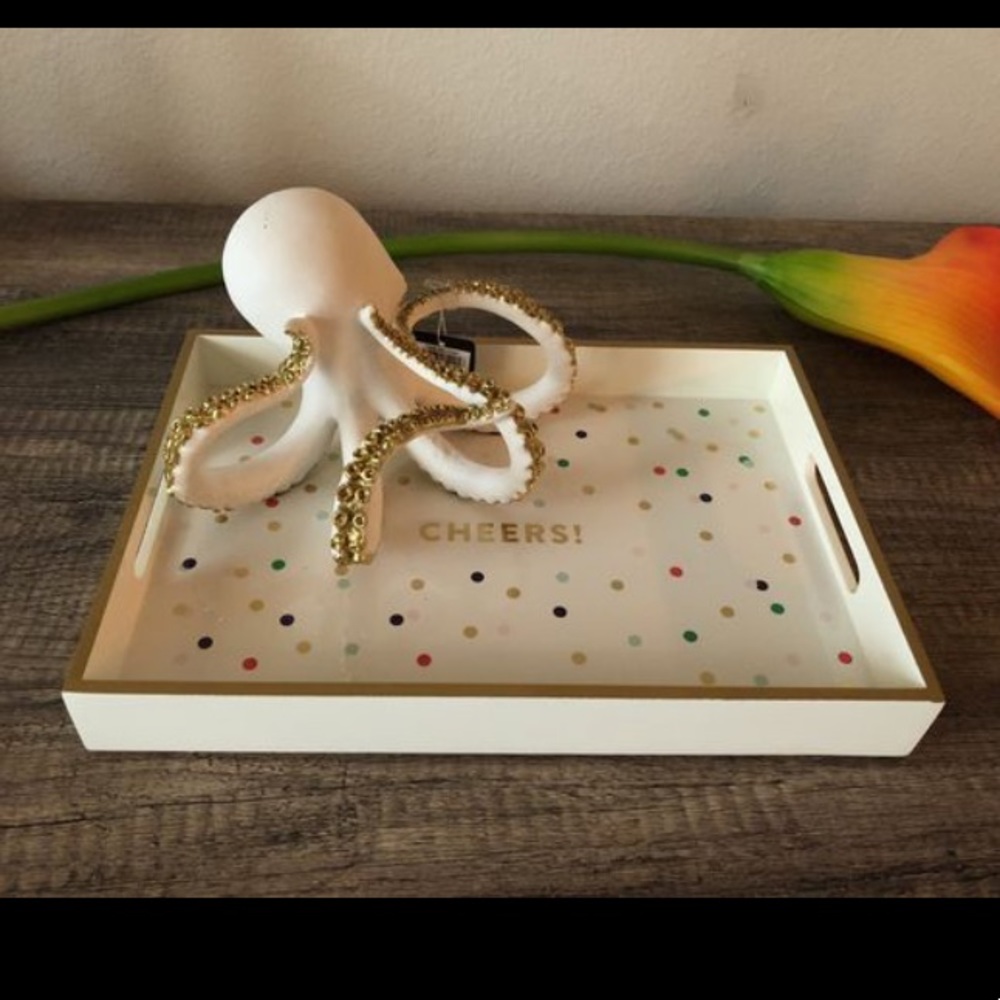 Small “cheers” tray